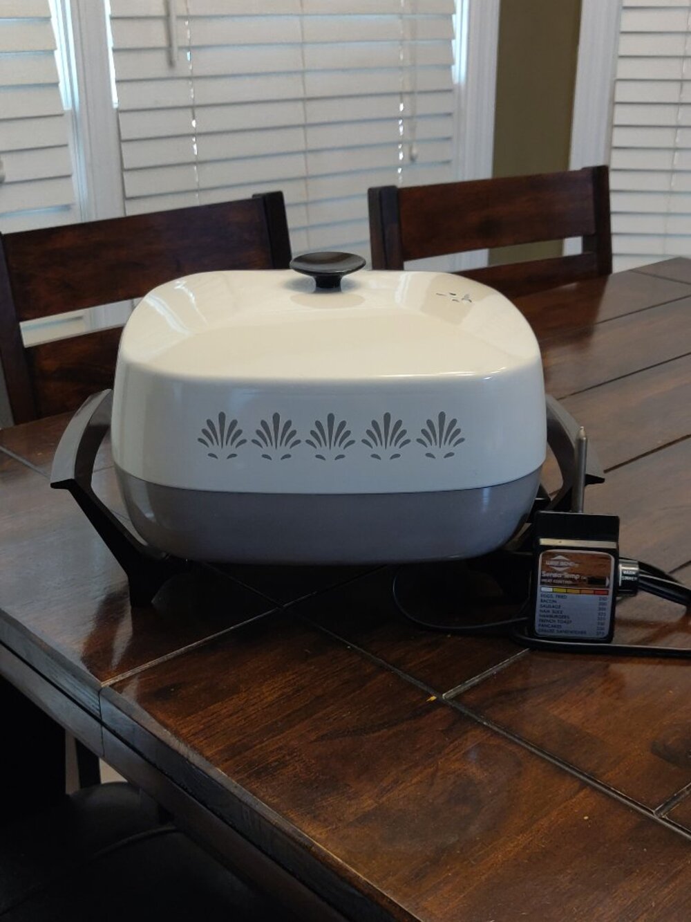 West Bend Vintage Sensa Temp Electric Skillet With Lid & Power cord Probe